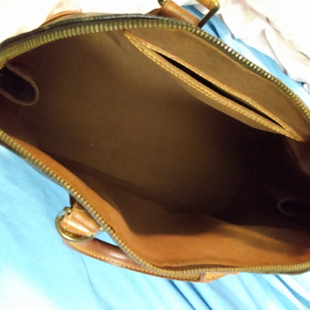 Louis Vuitton Brown Monogram Handbag - Picture 11 of 16